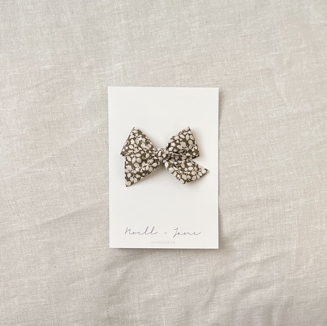 Small Pinwheel - olive floral