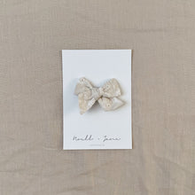Small Pinwheel - cream floral
